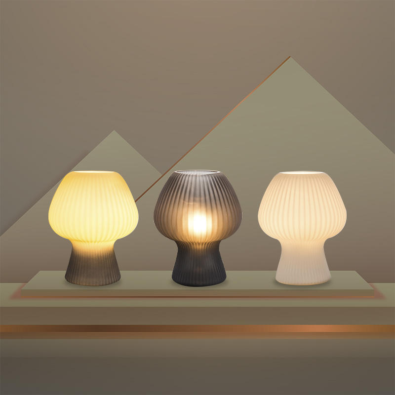 NostalgiaLight Vintage Table Lamp - view 3