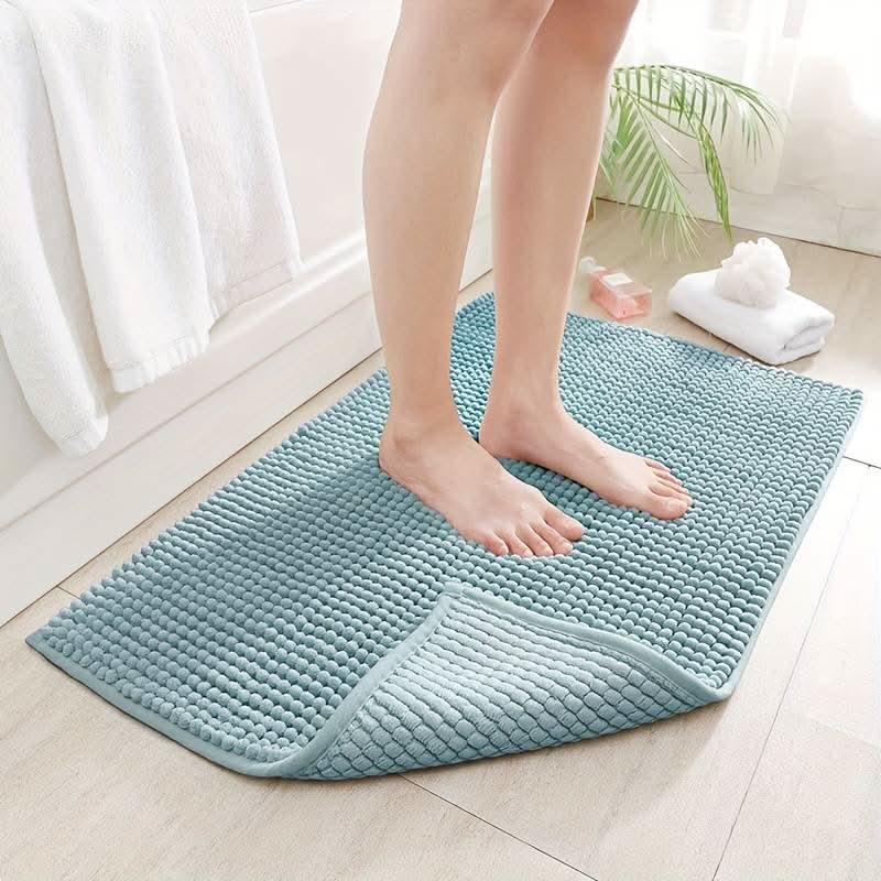 SoftDry Chenille Bath Mat