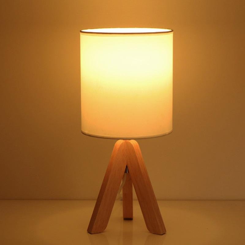 Soren Wood Tripod Table Lamp (15")
