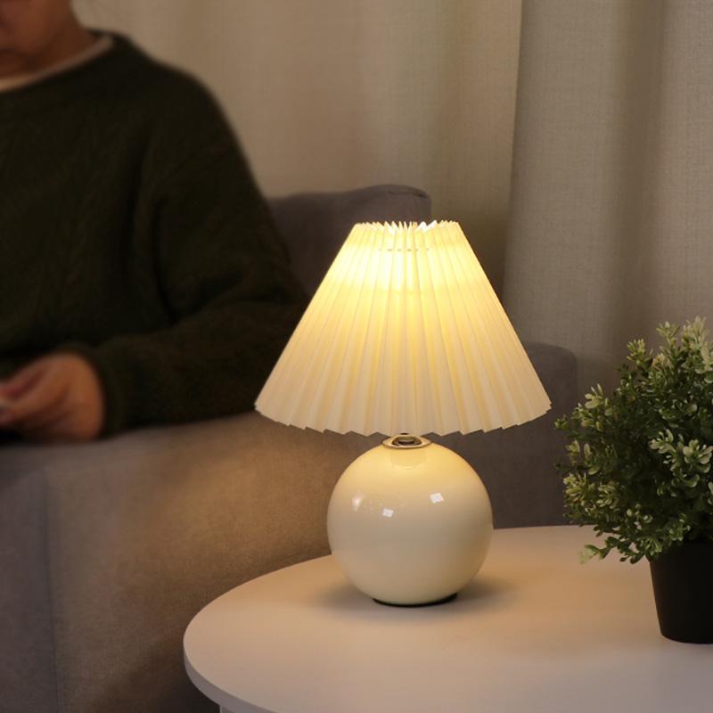 White Ceramic Pleated Table Lamp - view 4