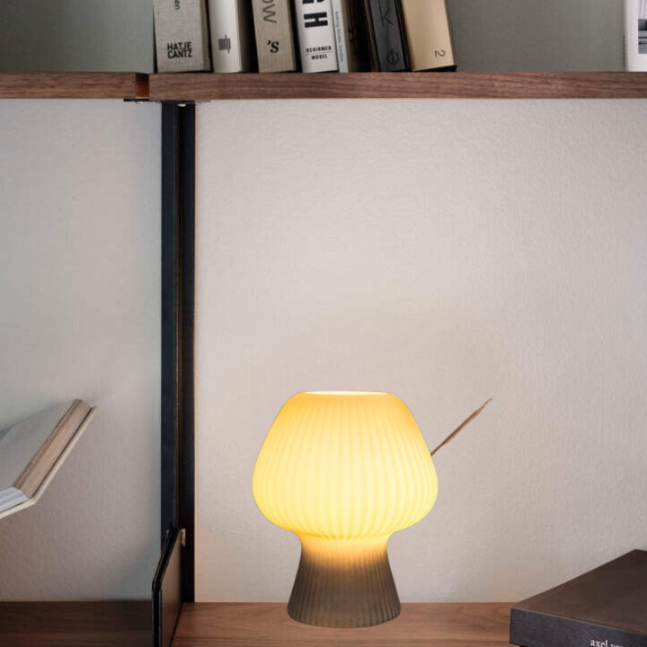 NostalgiaLight Vintage Table Lamp - view 4