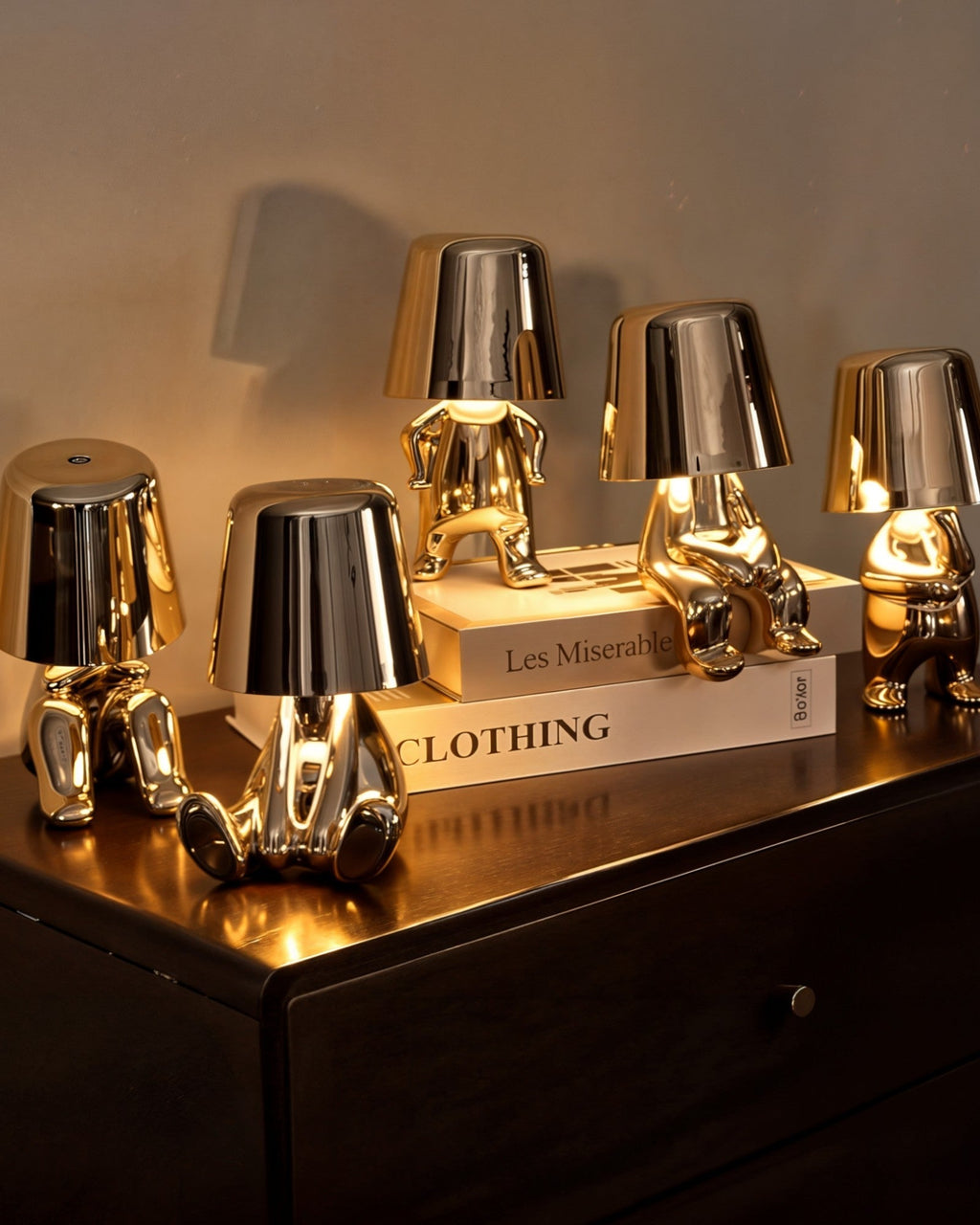 GleamTouch – Gold-Colored USB-Rechargeable Table Lamp, Dimmable and Compact - LivingLX