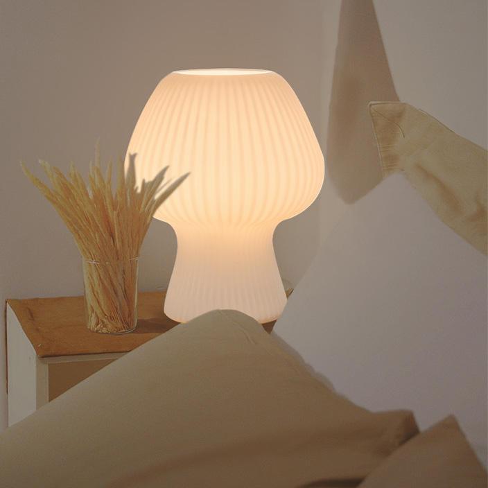 NostalgiaLight Vintage Table Lamp